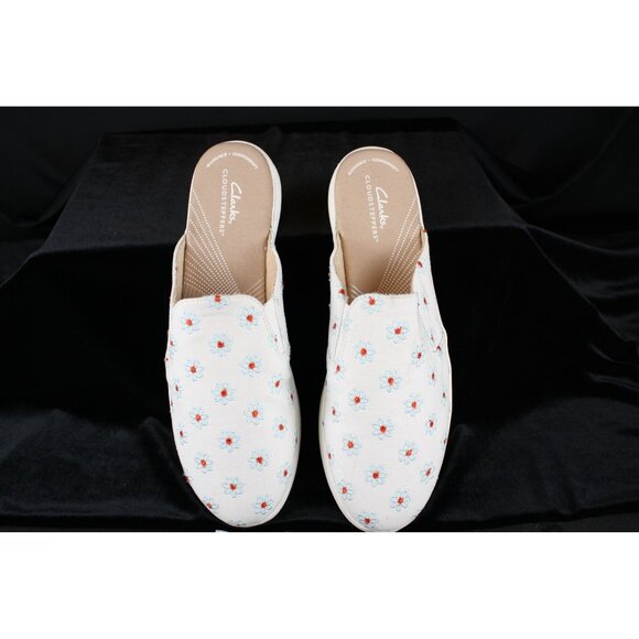 Clarks Cloudsteppers Women's Slip-on Canvas Shoes 12m - Picture 4 of 9
